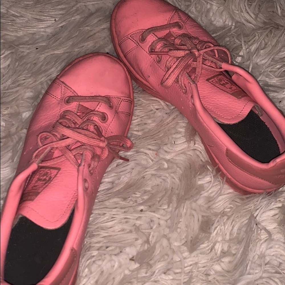 SUPER CUTE PINK STAN SMITH LIMITED ADIDAS